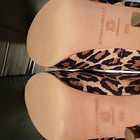 INC BRIAN ATWOOD snakeskin sandals.5in heel, sz 38.5 Like A new - Picture 10 of 11